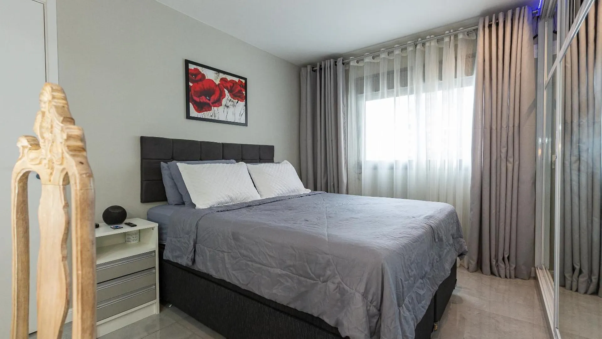 Apartamento Dos Espelhos Ao Lado Do Metro Na Vila Prudente Sao Paulo Brazil